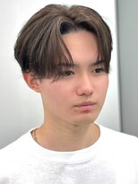 セプト 博多(SEPT.)&nbsp;センターパート 毛流れパーマ アッシュブラウン メンズカット