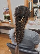 ベル(BELL)&nbsp;編込みヘアアレンジ【BELL桜新町/用賀】