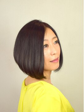 リゾナビューティーパーク (Rezona Beauty Park) 前下がりボブ