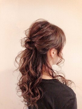ヘアーメイクサロン リュクス(Hair make salon LUXE) ハーフアップ