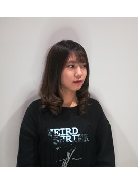 シュール センター南(SURREAL) バレイヤージュ風のグラデーションカラー