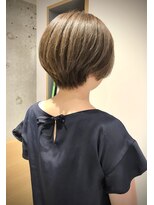 キャメル(CAMEL) グレーベージュのショートスタイル☆
