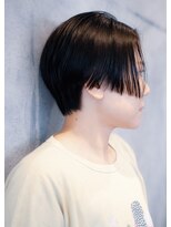リュニック(Ryunic) サイドのラインが綺麗なモードなボブ