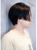 サイドのラインが綺麗なモードなボブ