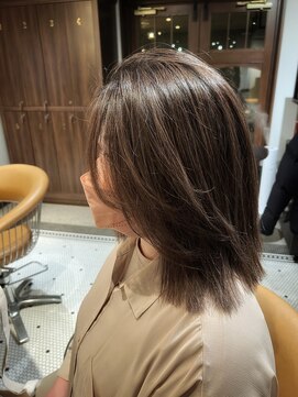 リバレッジ 広尾(Leverage) 白髪ぼかしグレージュハイライトカラー【広尾/恵比寿】柴崎