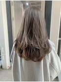 ヌーディベージュ、ロングレイヤー