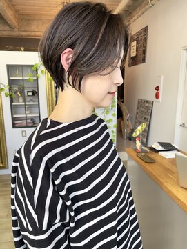 ヌード(NUDE) NUDE脱白髪染め 白髪ぼかしハイライトカラー 大人ショートボブ