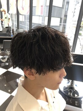 オーシャントーキョー(OCEAN TOKYO) ツイスパマッシュ(刈り上げツーブロック黒髪パーマ)