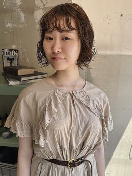 ロジ(loji) 顎ラインボブと、柔らかくパーマ