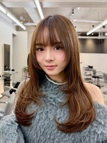 ヒュー 広島(HEW)&nbsp;王道かわいいシースルーバングレイヤーハッシュカットグレージュ