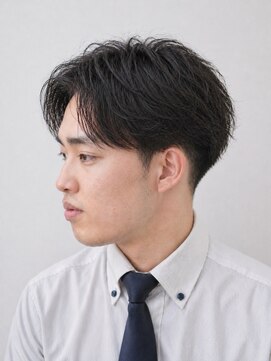 ヨシザワインク プレミアム 横浜 桜木町店(YOSHIZAWA Inc. PREMIUM) ツーブロックテーパーフェード黒髪センターパート清潔感バーバー