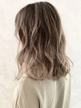 イール(iIIL) 【iIIL hair lounge】エアータッチ　バレイヤージュ