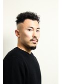 七三オールバックかき上げヘアコンマヘア１５８