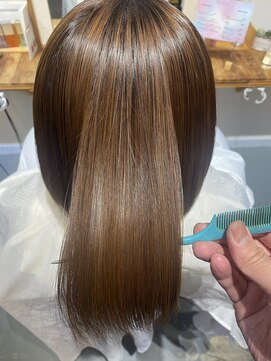 ロイド(Royd.) シームレス髪質改善ストレート