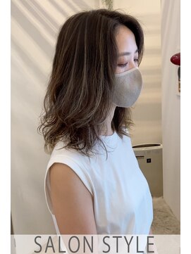 ヘアーアンドアイコーディネート マチルダ(MATILDA) ハイライトのウィービングとデジタルパーマの前下がりひし形