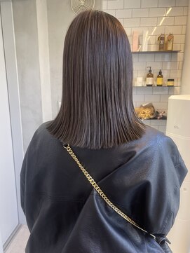 ロビン アンド ダルク(robin&darc) 切りっぱなしミディアム×ブリーチなしグレージュ【髪質改善】