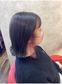 切りっぱなしボブイヤリングカラーピンク