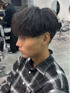 ジーニー 千葉(GENiE) ウルフ/センターパート/カルマパーマ/ニュアンスパーマ/古荘竜生