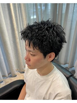 ベロ(Belo) スパイキーショート無造作アップバング大人ヘア