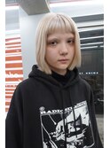 ハイトーンホワイトブロンドボブ