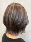 ハイライトで作る大人女性のショートヘアスタイル