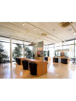 髪質やクセを見極めて、あなたに一番似合うスタイルをご提案！自分史上最高の褒められヘアが叶う♪