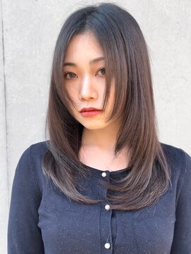 ヘレナトウキョウ(Helena Tokyo) ハイレイヤー 顔周りカット 小顔 ロングヘアスタイル