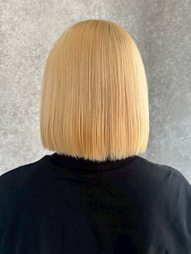 アイリス 天文館店(AIRIS) 切りっぱなしボブ ブリーチ ハイトーン 抜きっぱなしブロンド