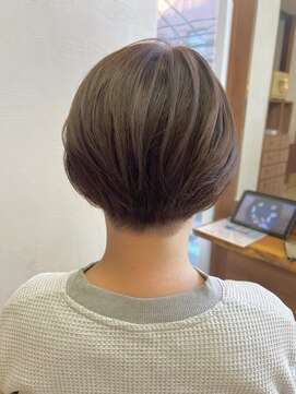 襟足刈り上げショート