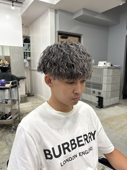 サンズ 梅田 中崎町(SUNS)の写真/【メンズ専門店】学生のヘアトレンドはお任せください!学生にも嬉しい価格設定が◎