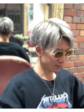 ソレイジュ(soleige) soleige #メンズヘア #シルバーグレー　ツーブロック