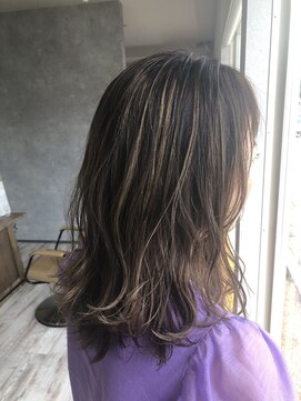 シキ(C key) 白髪ぼかしハイライト