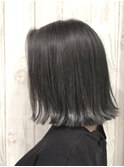 スモーキーグレー