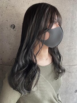 ネオリーブセブン 御茶ノ水店(Neolive 7) 暗いけど黒じゃないオリーブグレージュ