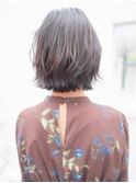 20代30代人気の外ハネセンター分けショートボブ