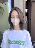 グレージュ くびれボブ シルバーグレー ブリーチカラー 透明感