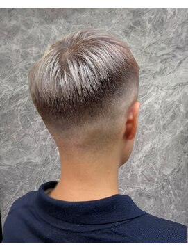 リバティシェアバーバー 銀座2nd(LIBERTY SHARE BARBER) 一味違う大人ショート