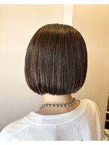 トレパルッキエーレ(tre parrucchiere)&nbsp;［-tre-］ミニボブ×アッシュベージュ　20代/30代/40代