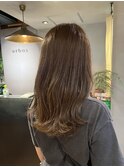 透明感オリーブベージュカラー