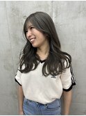 オリーブカラー　オリーブグレージュ