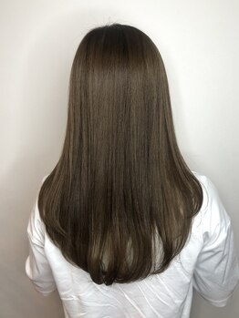 ヘアーアンドネイル ジェダイ(Hair&nails JEDI)の写真/【阪神西宮駅3分】ダメージを見極めて、厳選された薬剤から髪と頭皮に優しいカラー剤を選定してくれる♪