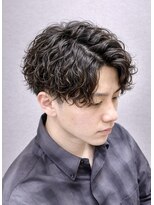 ヘアスタジオ ロメオ(hair studio Romeo)&nbsp;色気出る大人のスパイラルパーマ×センターパート
