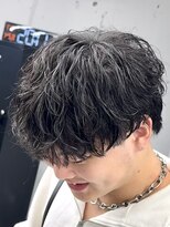 オーバル ジングウマエ(OVARL jingumae)&nbsp;波巻きシャドウパーマラウンドマッシュ
