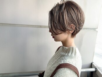個室美容院 RrSALON 高浜 髪質改善トリートメント&ヘッドスパ【12月上旬OPEN予定】の写真/<白髪染めでもトレンド感を!>20代,30代から始める白髪ケア*自然な発色と艶感を実現[高浜/学割U24]