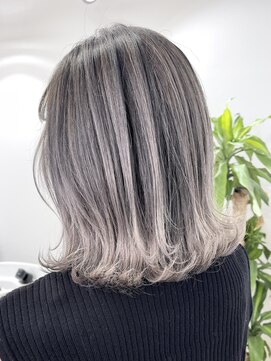 ドレ(DORE) ホワイトグレージュ【バレイヤージュ、外ハネボブ】