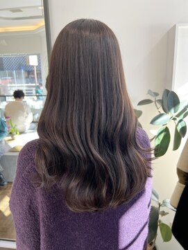 ヘアーアイスカルテット(HAIR ICI QUARTET) ブリーチなしミルクティーベージュ重めスタイル小顔外ハネロブ