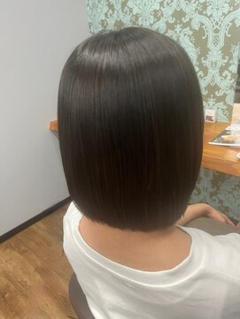 ブロス(BROS.) 艶サラボブ