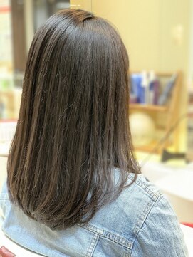 クオリス 上板橋店(QUALIS) 大人可愛い艶カラーカーキベージュブラウンミニウルフショート