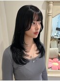 韓国風ブラックカラーにトレンドのレイヤーカット