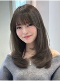 顔周りレイヤーカットくびれヘアミルクティーベージュカラー